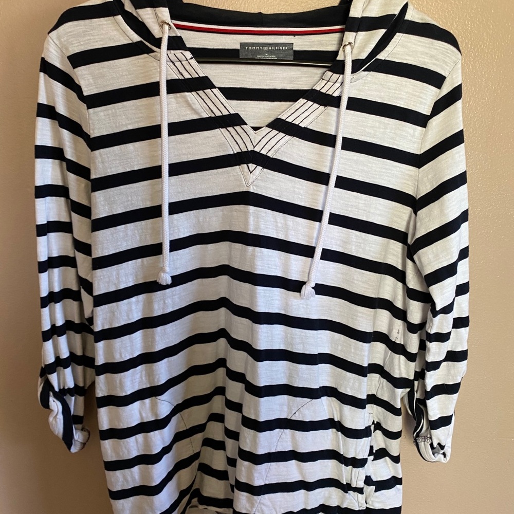 Tommy Hilfiger long sleeve hoodie